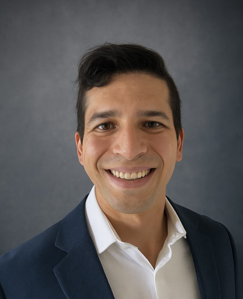 Michael de Leon Headshot